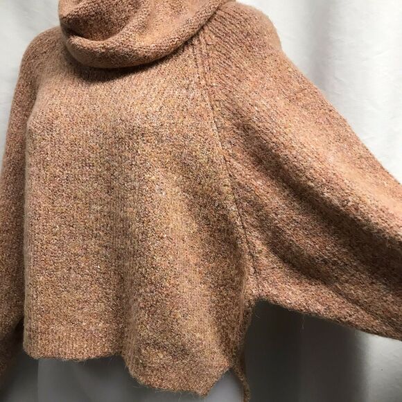 *NWOT Sincerely Jules Cropped Cowl Neck Sweater Size XS - Picture 4 of 9